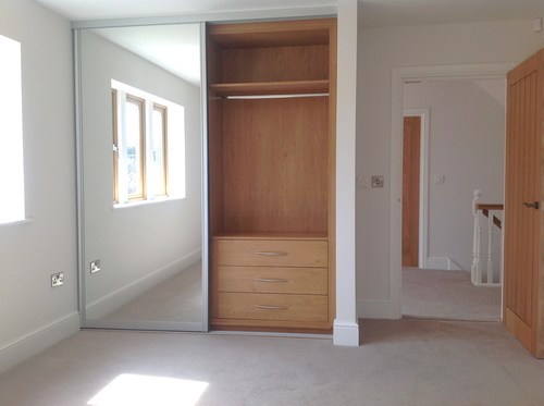 CUSTOM MADEFITTEDWARDROBES