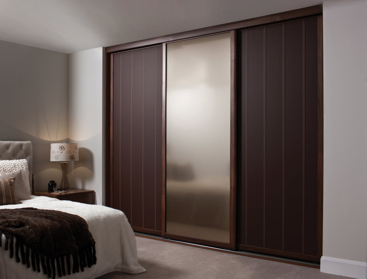 SLIDING DOOR WARDROBES - UPDATE YOUR IDEAS OF THIS STORAGE SUPERSTAR 5 RiowithLeatherline